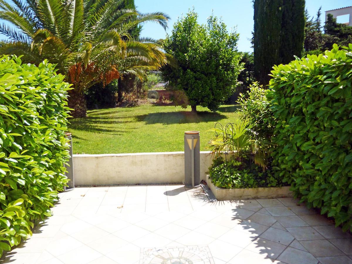 Apartment Les Patios-7 By Interhome Saint Tropez Bagian luar foto