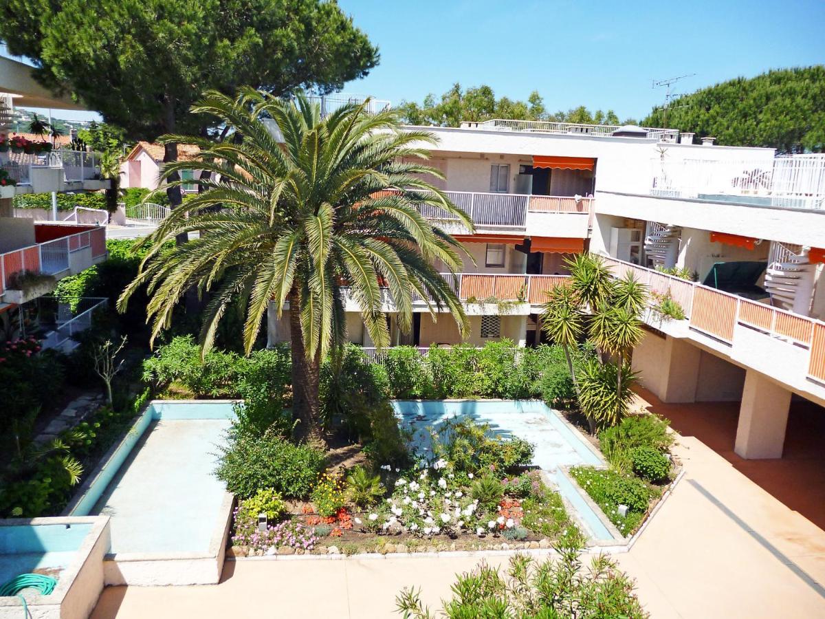 Apartment Les Patios-7 By Interhome Saint Tropez Bagian luar foto