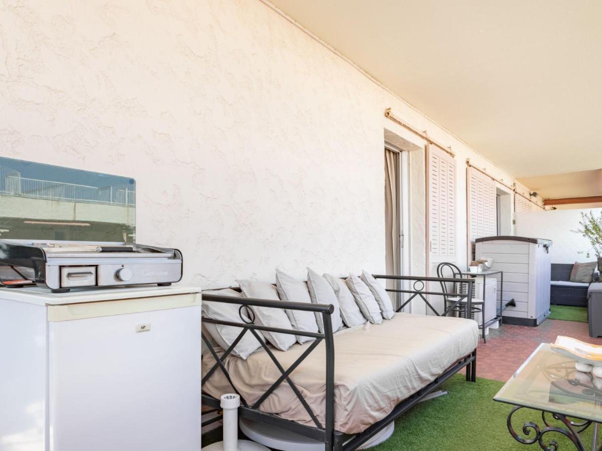 Apartment Les Patios-7 By Interhome Saint Tropez Bagian luar foto